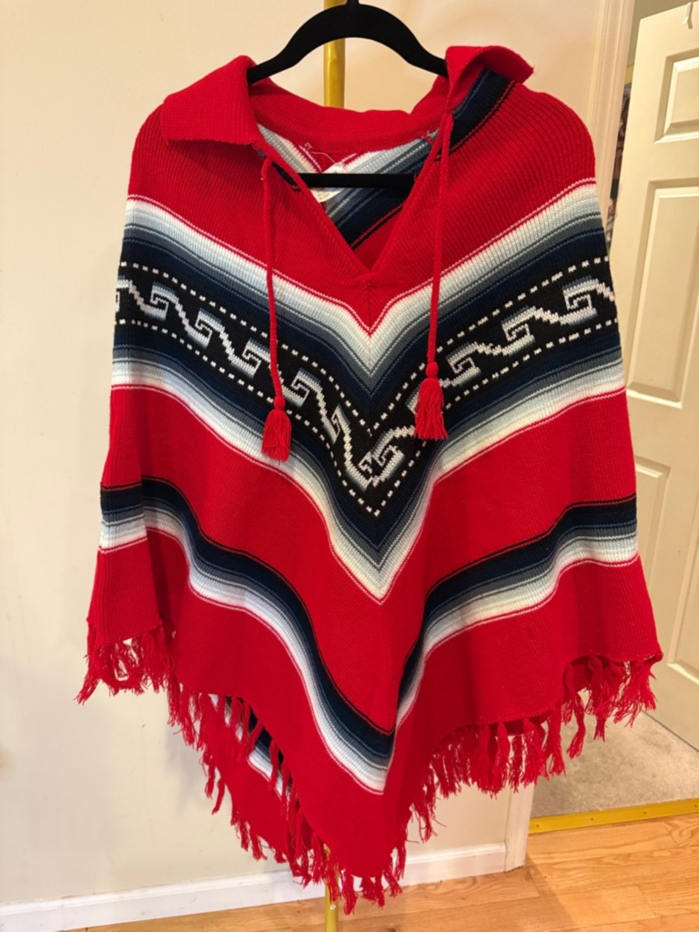 Vintage Red Southwestern Knit Poncho w Tassels aztec Peruvian boho comfy camping